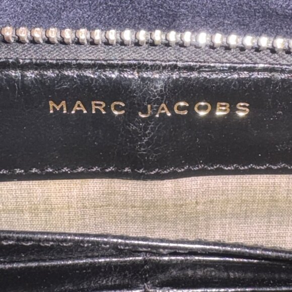 Marc Jacobs Black Leather Wallet with Gold Hardware EUC - Picture 11 of 12